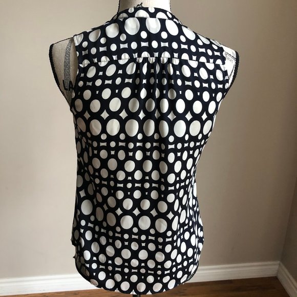 BR Sleeveless patterned V-neck button blouse - Picture 4 of 5